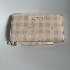 Betsy Johnson gingham zip wallet wristlet skull design pink
